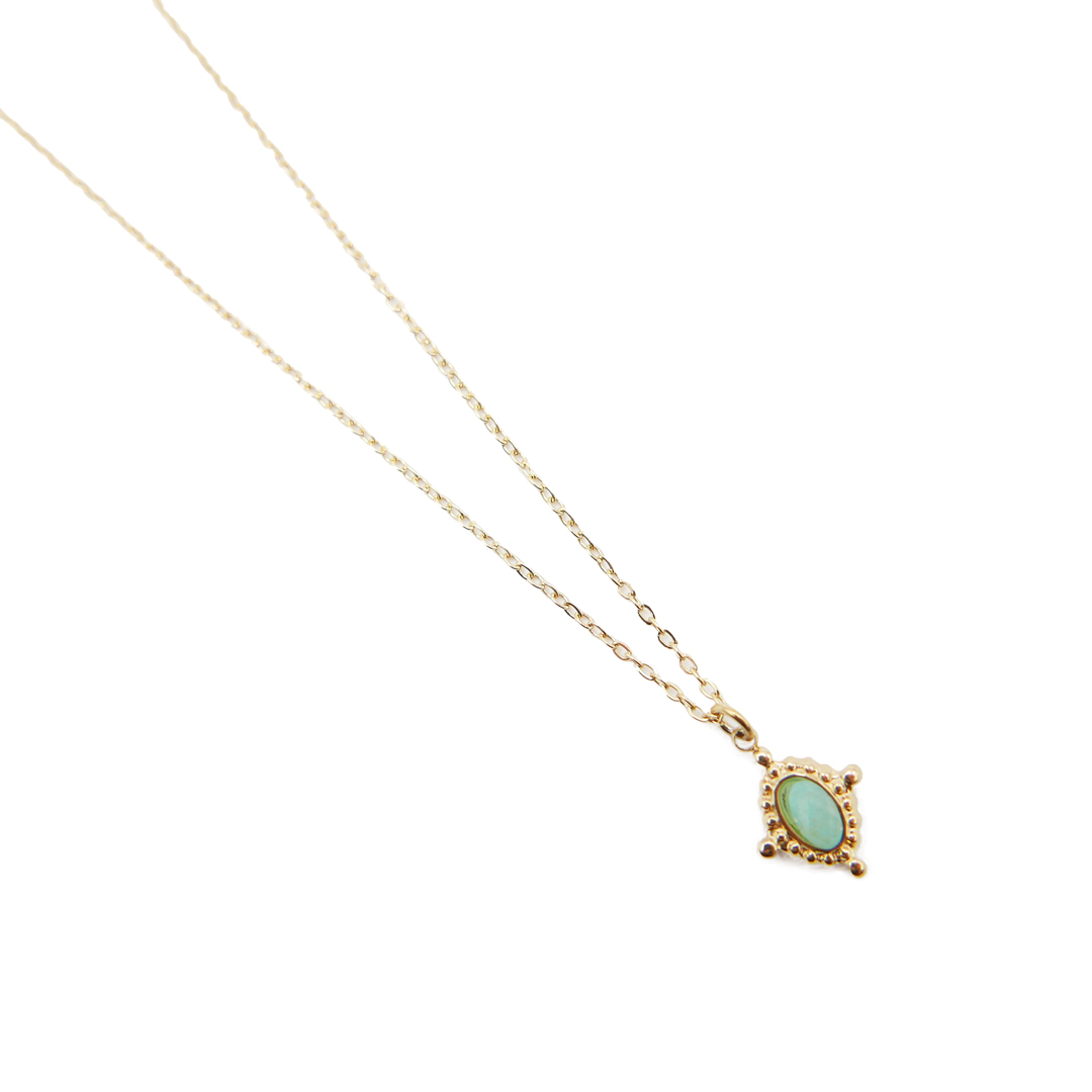 Collier-femme acier doré pendentif ovale serti pierre verte