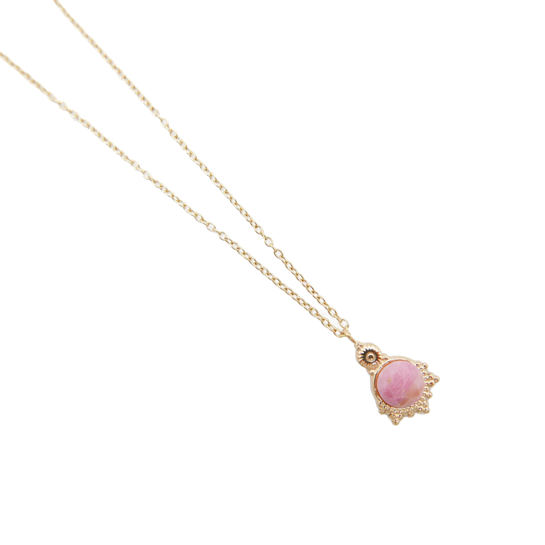 Collier Vintage - Pendentif Fleur En Pierre Rose Sur Chaîne Acier Doré - Neuf Avec Étiquettes
